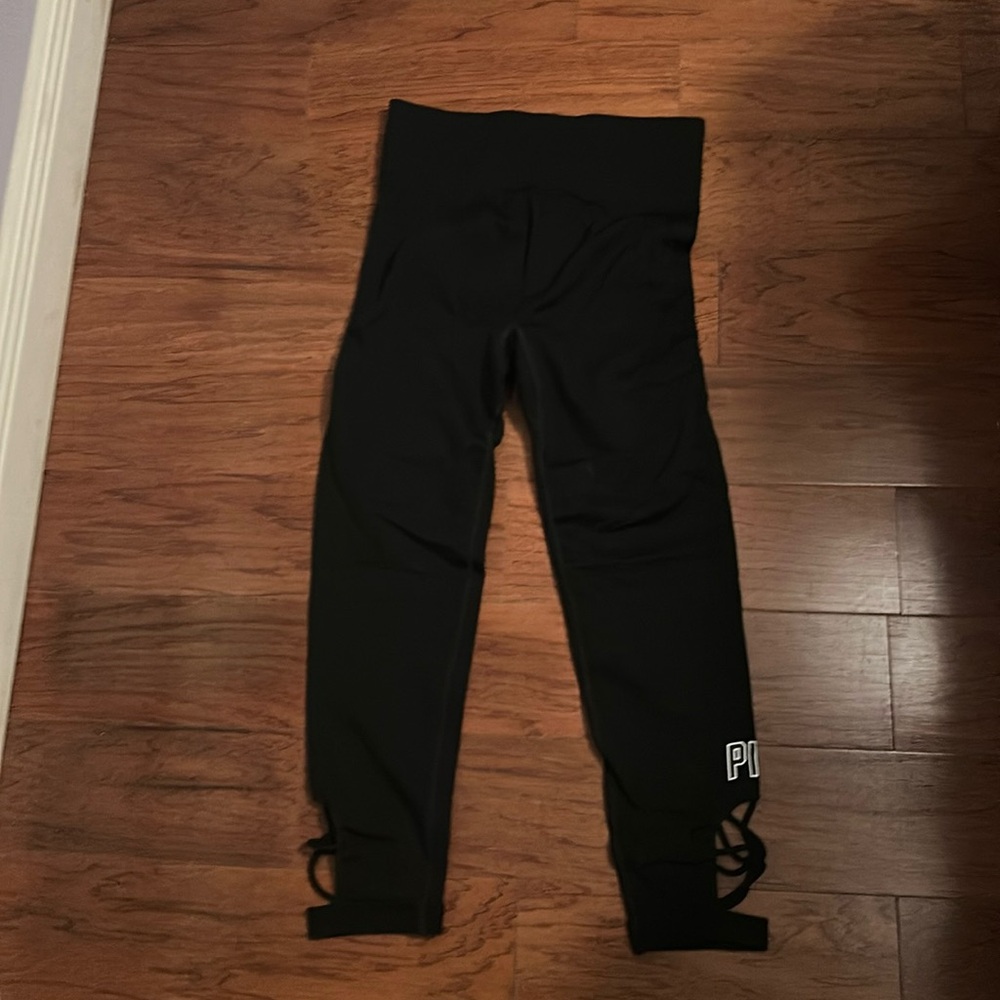 VS pink ultimate leggings Crops size large